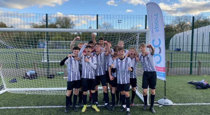 NW football Aquinas College2