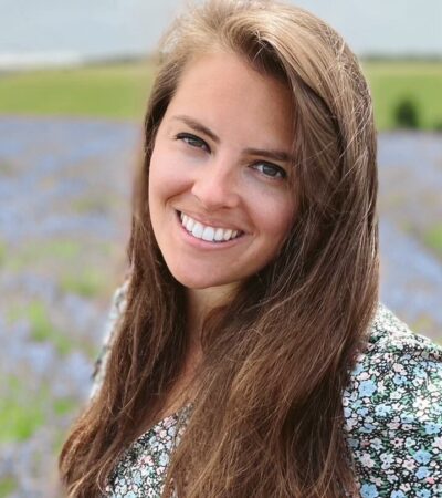 Rachel Arnold headshot