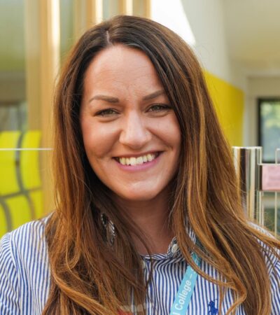 Amy Woodrow headshot